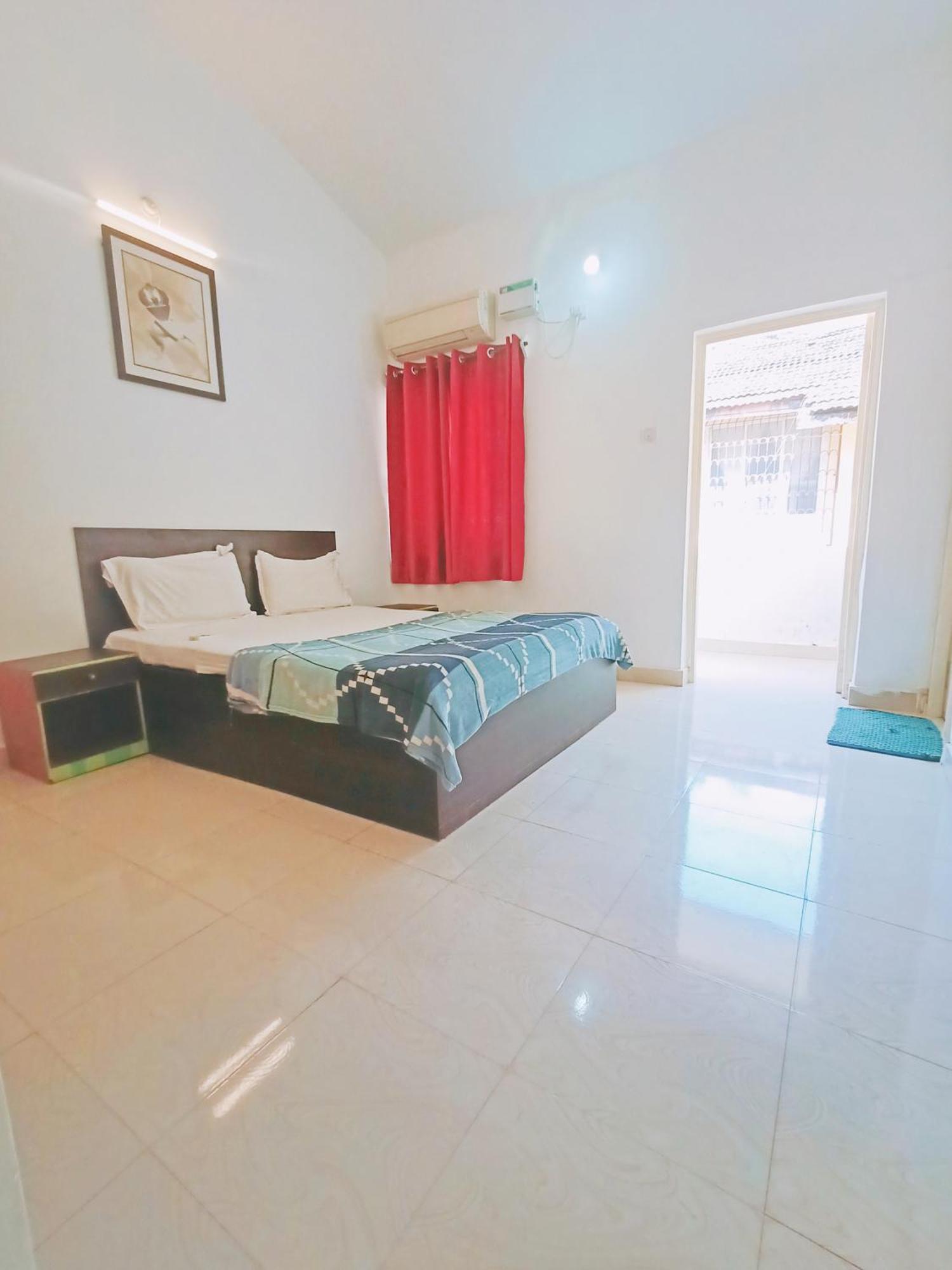 Goa Suites Holiday Home Calangute Rum bild